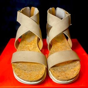 ADRIENNE VITTADINI WEDGE SANDAL